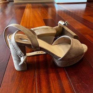 NWT Heels 👠